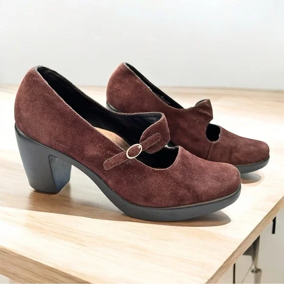 Dansko Brown Suede Heels - Picture 2 of 9